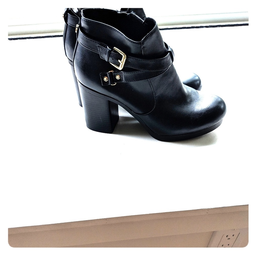 Christian Siriano size 10 women's ankle boots